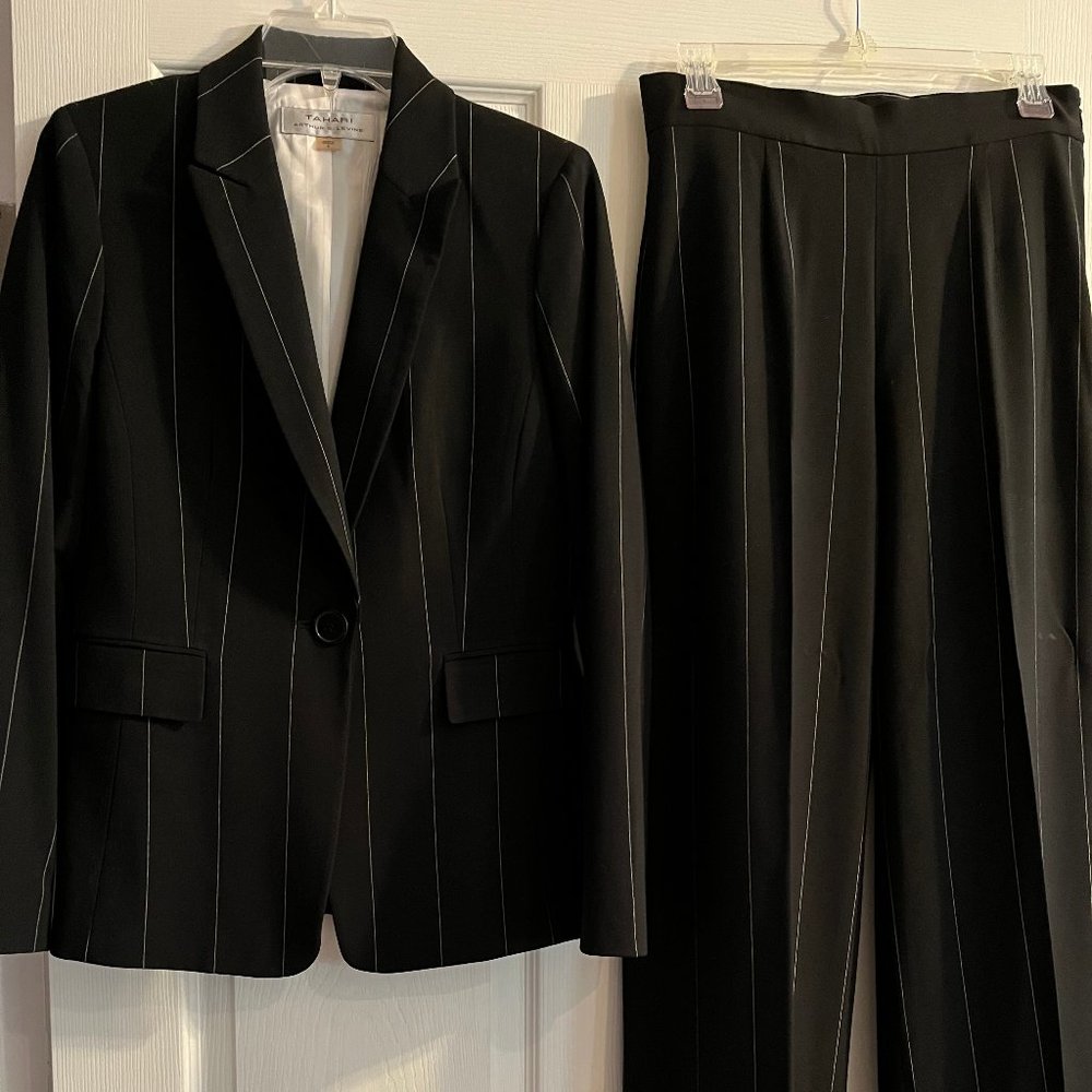 Tahari Pin Stripe Pant Suit.  Size 4